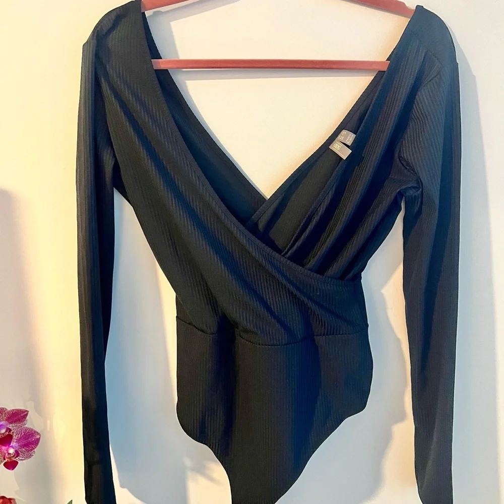ASOS Ribbed Black V-Neck Bodysuit - Picture 4 of 7